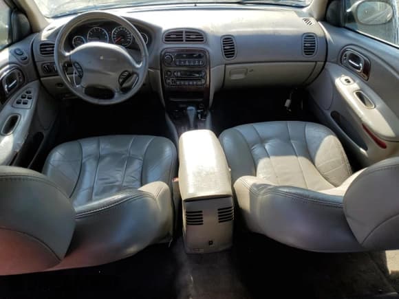 ✅ 2004 Chrysler Concorde LXi • VIN: 2C3HD36M04H704174 • Лот: 77911984. Опубликован ранее на Copart с пробегом 84 543 миль. Бесплатный доступ к архиву аукционных продаж из США и подробный отчёт об истории автомобиля на DreamBid. Изображение 8.
