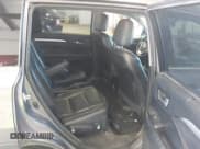 ✅ 2015 Toyota Highlander XLE • VIN: 5TDKKRFH6FS104888 • Lot: 43488377. Wystawiony na IAAI z przebiegiem 237 978 mil. Bezpłatny archiwum sprzedaży aukcyjnych z USA i szczegółowy raport historii pojazdu na DreamBid. Zdjęcie 8.