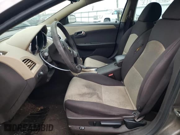 ✅ 2010 Chevrolet Malibu 1LS • VIN: 1G1ZB5EB0AF310469 • Lot: 49273864. Listed on Copart with 151,874 mi. Free auction sales archive from the USA and detailed vehicle history report at DreamBid. Image 7.