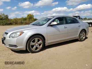 2010 Chevrolet Malibu 2LT z VIN 1G1ZD5EB6A4140396, wystawiony jako Copart lot #72250894 z przebiegiem 175 764 mil mil oraz Szkoda całkowita • Salvage title. Historia ofert i sprzedaży dostępna na DreamBid. Obrazek 1.