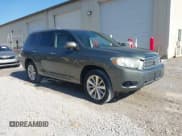 ✅ 2009 Toyota Highlander • VIN: JTEEW41A992033580 • Lot: 43719615. Wystawiony na IAAI z przebiegiem 229 881 mil. Bezpłatny archiwum sprzedaży aukcyjnych z USA i szczegółowy raport historii pojazdu na DreamBid. Zdjęcie 1.