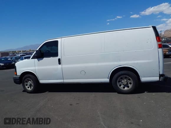 ✅ 2013 Chevrolet Express Cargo • VIN: 1GCSGAFX4D1154340 • Lot: 42736448. Wystawiony na IAAI z przebiegiem 290 690 mil. Bezpłatny archiwum sprzedaży aukcyjnych z USA i szczegółowy raport historii pojazdu na DreamBid. Zdjęcie 14.