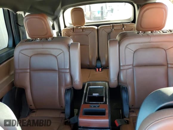 ✅ 2020 Lincoln Aviator Reserve • VIN: 5LM5J7WC5LGL35157 • Lot: 36183703. Wystawiony na Copart z przebiegiem 28 990 mil. Bezpłatny archiwum sprzedaży aukcyjnych z USA i szczegółowy raport historii pojazdu na DreamBid. Zdjęcie 10.