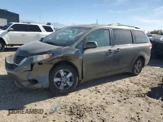 ✅ 2011 Toyota Sienna LE • VIN: 5TDKK3DC5BS148430 • Lot: 90360255. Wystawiony na Copart z przebiegiem 198 741 mil. Bezpłatny archiwum sprzedaży aukcyjnych z USA i szczegółowy raport historii pojazdu na DreamBid. Zdjęcie 1.