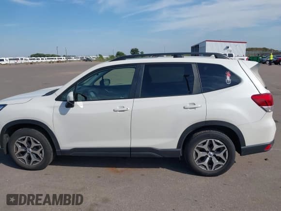 ✅ 2020 Subaru Forester Premium • VIN: JF2SKAGC0LH506315 • Lot: 43327392. Wystawiony na IAAI z przebiegiem 65 405 mil. Bezpłatny archiwum sprzedaży aukcyjnych z USA i szczegółowy raport historii pojazdu na DreamBid. Zdjęcie 14.
