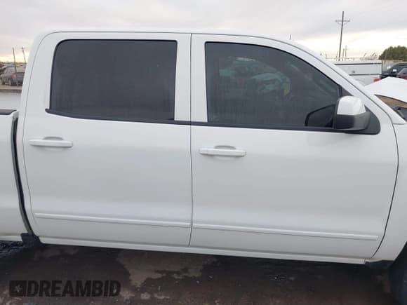 ✅ 2018 Chevrolet Silverado 1500 LT • VIN: 3GCUKREC3JG123484 • Lot: 43707373. Listed on IAAI with 112,993 mi. Free auction sales archive from the USA and detailed vehicle history report at DreamBid. Image 14.