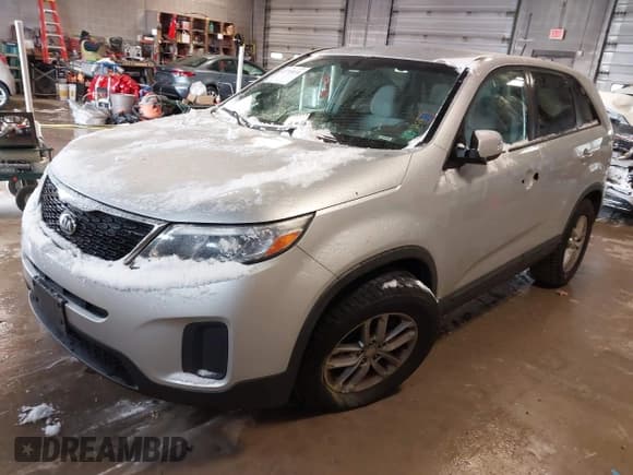 ✅ 2014 Kia Sorento LX • VIN: 5XYKT3A64EG453673 • Lot: 43795030. Listed on IAAI with 177,999 mi. Free auction sales archive from the USA and detailed vehicle history report at DreamBid. Image 2.