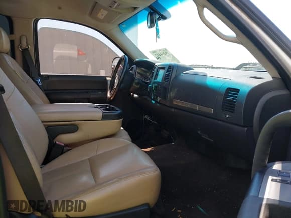 ✅ 2009 Chevrolet Silverado 1500 LT • VIN: 3GCEK23M79G289638 • Lot: 39254482. Listed on IAAI with 165,372 mi. Free auction sales archive from the USA and detailed vehicle history report at DreamBid. Image 5.