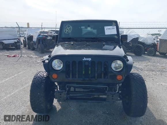 ✅ 2008 Jeep Wrangler Unlimited Sahara • VIN: 1J4GA59188L587606 • Lot: 43082389. Listed on IAAI with 120,757 mi. Free auction sales archive from the USA and detailed vehicle history report at DreamBid. Image 12.