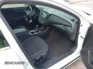 2016 Chevrolet Malibu LS z VIN 1G1ZB5ST3GF338577, wystawiony jako IAAI lot #42909811 z przebiegiem 135 279 mil mil oraz . Historia ofert i sprzedaży dostępna na DreamBid. Obrazek 5.