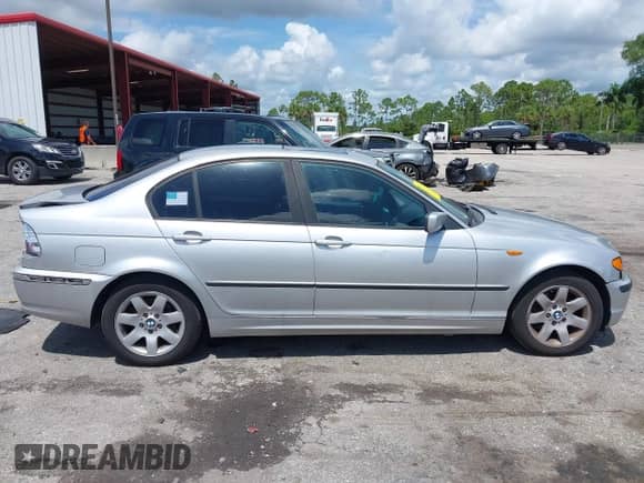 2003 BMW 3 Series 325xi with VIN WBAEU33443PH90683, listed as a IAAI auction lot 42741918 with 170,563 mi miles and . Bid and sale history available at DreamBid. Image 14.