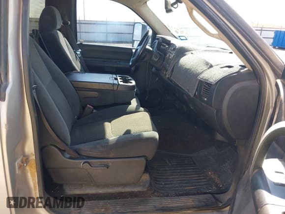 ✅ 2007 Chevrolet Silverado 2500HD 1LT • VIN: 1GCHK24K07E550025 • Лот: 42424089. Опубликован ранее на IAAI с пробегом 262 722 миль. Бесплатный доступ к архиву аукционных продаж из США и подробный отчёт об истории автомобиля на DreamBid. Изображение 5.