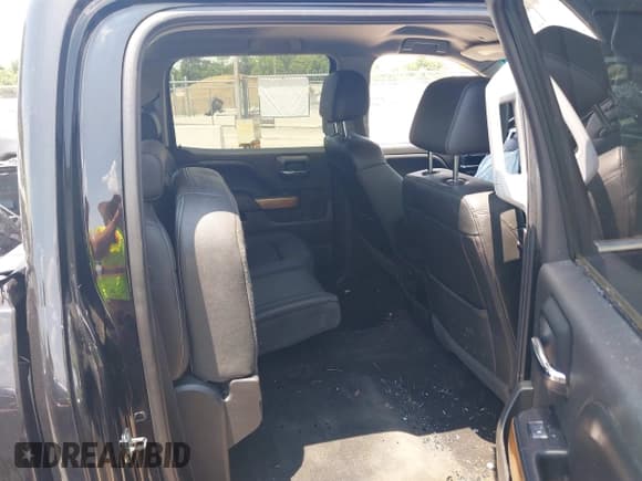 ✅ 2018 Chevrolet Silverado 1500 LTZ • VIN: 3GCUKSEC2JG385701 • Lot: 42591040. Wystawiony na IAAI z przebiegiem 138 760 mil. Bezpłatny archiwum sprzedaży aukcyjnych z USA i szczegółowy raport historii pojazdu na DreamBid. Zdjęcie 8.