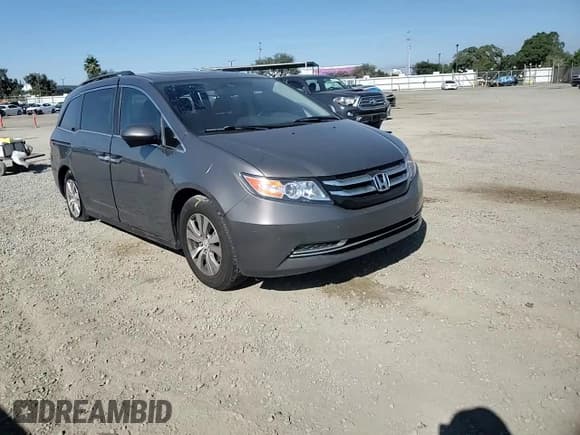✅ 2014 Honda Odyssey EX-L • VIN: 5FNRL5H69EB046942 • Lot: 92645535. Listed on Copart with 175,101 mi. Free auction sales archive from the USA and detailed vehicle history report at DreamBid. Image 14.