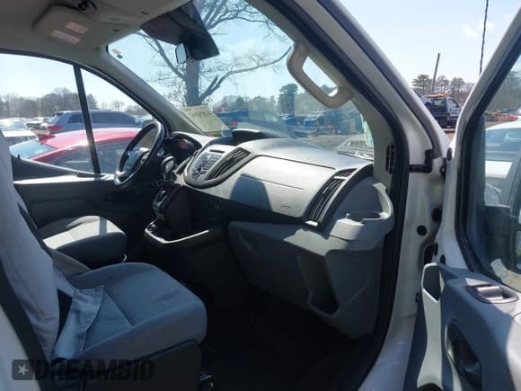 ✅ 2017 Ford Transit XL • VIN: 1FBZX2YM6HKA06914 • Lot: 41830142. Wystawiony na IAAI z przebiegiem 118 387 mil. Bezpłatny archiwum sprzedaży aukcyjnych z USA i szczegółowy raport historii pojazdu na DreamBid. Zdjęcie 5.