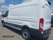 ✅ 2021 Ford Transit Cargo • VIN: 1FTBW9C8XMKB00193 • Lot: 42137535. Wystawiony na IAAI z przebiegiem 216 626 mil. Bezpłatny archiwum sprzedaży aukcyjnych z USA i szczegółowy raport historii pojazdu na DreamBid. Zdjęcie 3.
