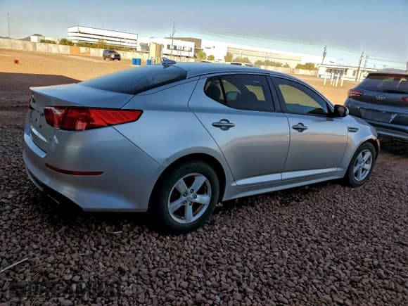 ✅ 2014 Kia Optima LX • VIN: KNAGM4A71E5464332 • Lot: 95200815. Wystawiony na Copart z przebiegiem 142 749 mil. Bezpłatny archiwum sprzedaży aukcyjnych z USA i szczegółowy raport historii pojazdu na DreamBid. Zdjęcie 3.