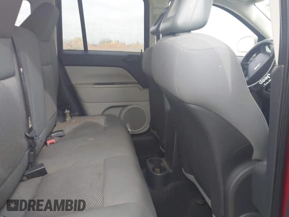 ✅ 2007 Jeep Compass Sport • VIN: 1J8FT47W47D190318 • Lot: 43829623. Listed on IAAI with 277,478 mi. Free auction sales archive from the USA and detailed vehicle history report at DreamBid. Image 8.