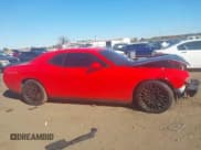 ✅ 2016 Dodge Challenger R/T Scat Pack • VIN: 2C3CDZFJ0GH329927 • Lot: 43537695. Wystawiony na IAAI z przebiegiem 108 213 mil. Bezpłatny archiwum sprzedaży aukcyjnych z USA i szczegółowy raport historii pojazdu na DreamBid. Zdjęcie 13.