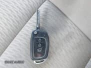 ✅ 2017 Hyundai Santa Fe SE • VIN: KM8SM4HF9HU201697 • Лот: 42399797. Опубликован ранее на IAAI с пробегом 176 701 миль. Бесплатный доступ к архиву аукционных продаж из США и подробный отчёт об истории автомобиля на DreamBid. Изображение 11.