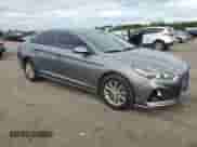 2018 Hyundai Sonata SE с VIN 5NPE24AF8JH615295, выставлен на аукционе Copart как лот 81614175 с пробегом 117 036 миль миль и Списание • Salvage title. История ставок и продаж доступна на DreamBid. Изображение 4.