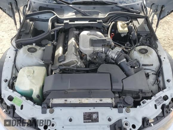 ✅ 1998 BMW 3 Series Z3 1.9 • VIN: 4USCH7332WLE10579 • Lot: 70501545. Wystawiony na Copart z przebiegiem 159 627 mil. Bezpłatny archiwum sprzedaży aukcyjnych z USA i szczegółowy raport historii pojazdu na DreamBid. Zdjęcie 11.