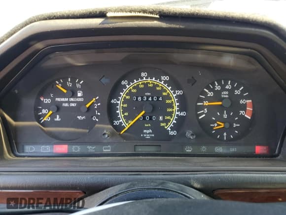 ✅ 1994 Mercedes-Benz 400 E • VIN: WDBEA34E1RC085144 • Лот: 50966615. Опубликован ранее на Copart с пробегом 63 404 миль. Бесплатный доступ к архиву аукционных продаж из США и подробный отчёт об истории автомобиля на DreamBid. Изображение 9.