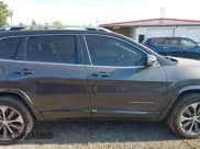 ✅ 2019 Jeep Cherokee Overland • VIN: 1C4PJMJN1KD123900 • Лот: 43350986. Опубликован ранее на IAAI с пробегом 105 541 миль. Бесплатный доступ к архиву аукционных продаж из США и подробный отчёт об истории автомобиля на DreamBid. Изображение 13.