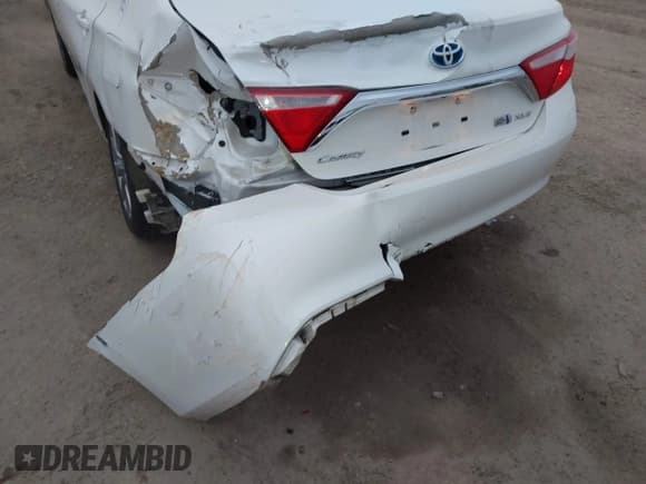 ✅ 2017 Toyota Camry Hybrid XLE • VIN: 4T1BD1FK3HU203525 • Лот: 43801653. Опубликован ранее на IAAI с пробегом 84 498 миль. Бесплатный доступ к архиву аукционных продаж из США и подробный отчёт об истории автомобиля на DreamBid. Изображение 17.