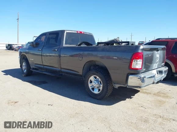 ✅ 2019 Ram 2500 Tradesman • VIN: 3C6UR5HJ5KG568168 • Lot: 41467083. Wystawiony na IAAI z przebiegiem 139 763 mil. Bezpłatny archiwum sprzedaży aukcyjnych z USA i szczegółowy raport historii pojazdu na DreamBid. Zdjęcie 3.