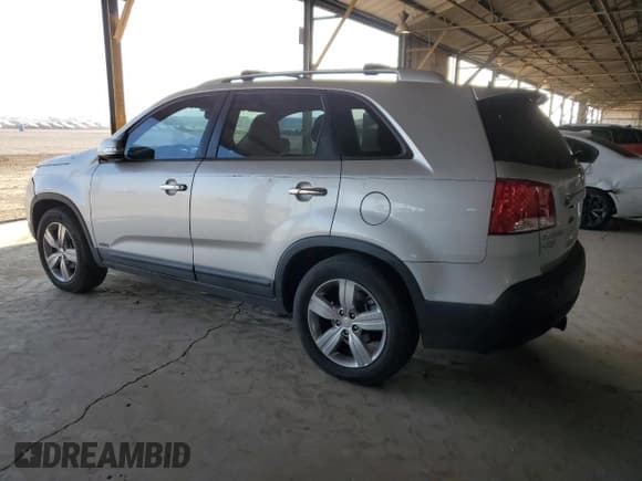 ✅ 2013 Kia Sorento EX • VIN: 5XYKUDA62DG345831 • Лот: 86206974. Опубликован ранее на Copart с пробегом Не указан. Бесплатный доступ к архиву аукционных продаж из США и подробный отчёт об истории автомобиля на DreamBid. Изображение 2.