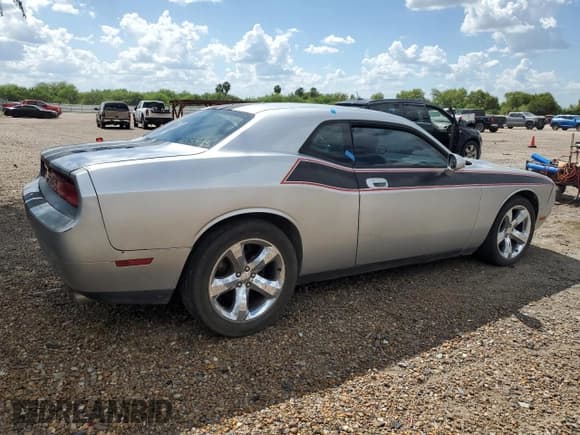 ✅ 2010 Dodge Challenger SE • VIN: 2B3CJ4DV6AH320719 • Lot: 66000844. Wystawiony na Copart z przebiegiem Nie podano. Bezpłatny archiwum sprzedaży aukcyjnych z USA i szczegółowy raport historii pojazdu na DreamBid. Zdjęcie 3.