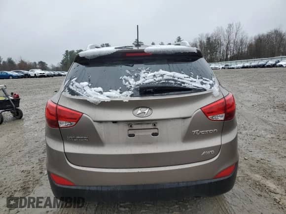 ✅ 2010 Hyundai Tucson GLS • VIN: KM8JUCAC8AU061105 • Lot: 52036975. Wystawiony na Copart z przebiegiem 141 902 mil mil. Skorzystaj z bezpłatnego archiwum sprzedaży aukcyjnych z USA i zobacz szczegółowy raport historii pojazdu na DreamBid. Zdjęcie 6.
