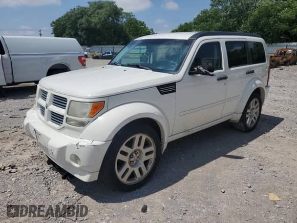 2008 Dodge Nitro R/T with VIN 1D8GT58628W218754, listed as a Copart auction lot 58082825 with 174,212 mi miles and Clean title. Bid and sale history available at DreamBid. Image 1.