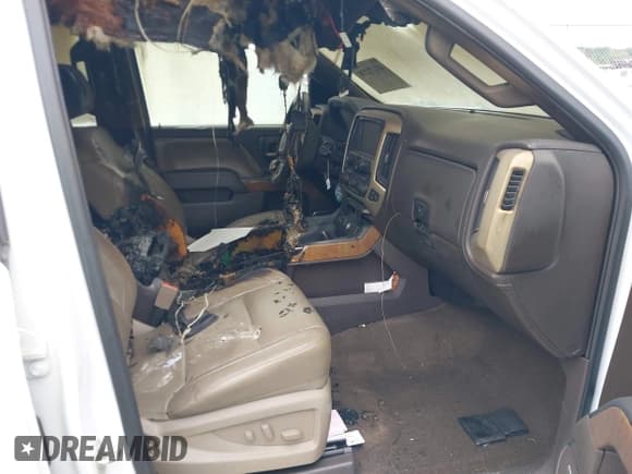 ✅ 2016 GMC Sierra 1500 SLT • VIN: 3GTU2NEC7GG177985 • Lot: 43172270. Listed on IAAI with 212,296 mi. Free auction sales archive from the USA and detailed vehicle history report at DreamBid. Image 5.