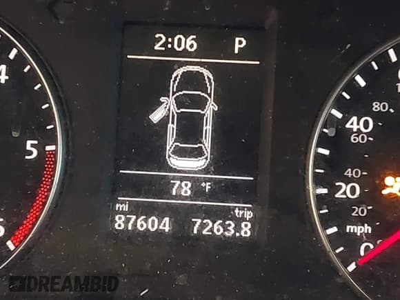 ✅ 2015 Volkswagen Passat SE • VIN: 1VWBV7A34FC073646 • Lot: 42334373. Listed on IAAI with 87,604 mi. Free auction sales archive from the USA and detailed vehicle history report at DreamBid. Image 16.