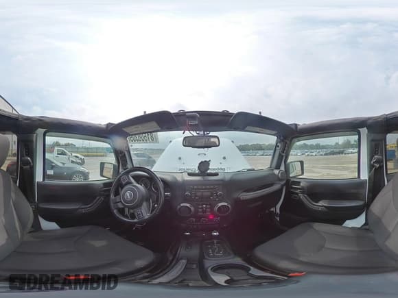 ✅ 2018 Jeep Wrangler Unlimited Sport S • VIN: 1C4BJWDG3JL907759 • Lot: 81500305. Wystawiony na Copart z przebiegiem 75 309 mil. Bezpłatny archiwum sprzedaży aukcyjnych z USA i szczegółowy raport historii pojazdu na DreamBid. Zdjęcie 16.