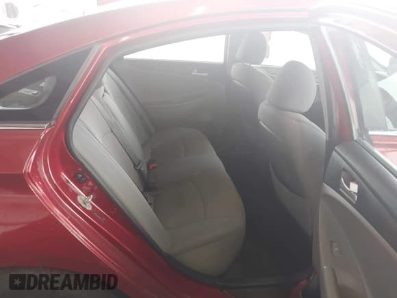 ✅ 2014 Hyundai Sonata GLS • VIN: 5NPEB4AC4EH817773 • Лот: 43395525. Опубликован ранее на IAAI с пробегом 124 881 миль. Бесплатный доступ к архиву аукционных продаж из США и подробный отчёт об истории автомобиля на DreamBid. Изображение 8.