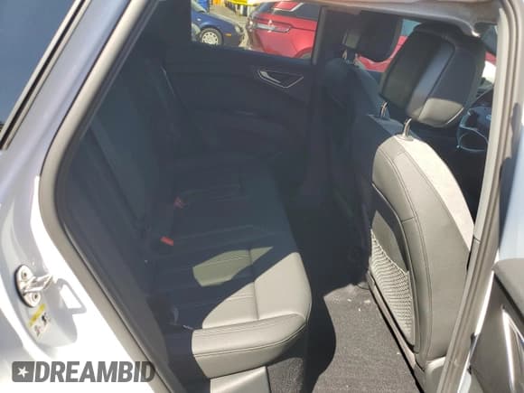 ✅ 2024 Audi Q4 e-tron Premium • VIN: WA1KUBFZ7RP046826 • Lot: 69217565. Listed on Copart with 5,469 mi. Free auction sales archive from the USA and detailed vehicle history report at DreamBid. Image 11.