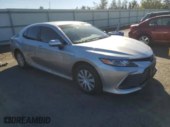 2021 Toyota Camry Hybrid LE with VIN 4T1C31AK3MU551351, listed as a Copart auction lot 84996375 with 49,145 mi miles and Salvage title. Bid and sale history available at DreamBid. Image 4.