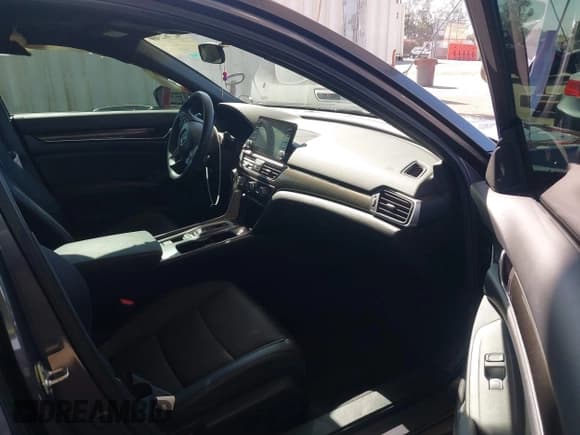 ✅ 2019 Honda Accord Sport • VIN: 1HGCV2F30KA031551 • Lot: 42762369. Listed on IAAI with 18,936 mi. Free auction sales archive from the USA and detailed vehicle history report at DreamBid. Image 5.