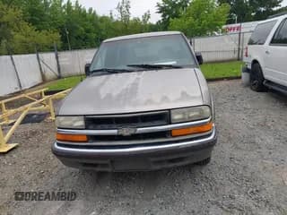 ✅ 2000 Chevrolet S-10 LS • VIN: 1GCCS1948Y8117129 • Лот: 42222109. Опубликован ранее на IAAI с пробегом 199 157 миль. Бесплатный доступ к архиву аукционных продаж из США и подробный отчёт об истории автомобиля на DreamBid. Изображение 6.