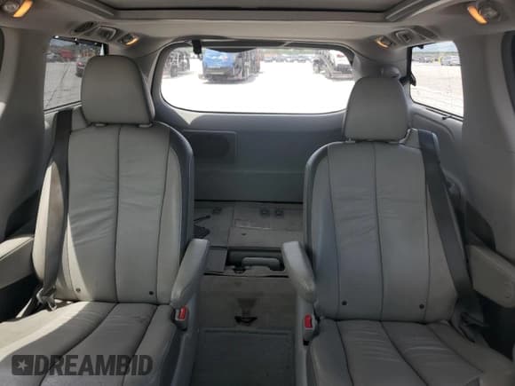 ✅ 2012 Toyota Sienna XLE AAS • VIN: 5TDYK3DC9CS242130 • Lot: 60423935. Listed on Copart with 175,387 mi. Free auction sales archive from the USA and detailed vehicle history report at DreamBid. Image 10.