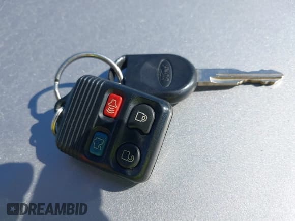 ✅ 2006 Ford Explorer Limited • VIN: 1FMEU758X6UB03926 • Lot: 43301320. Wystawiony na IAAI z przebiegiem 150 461 mil. Bezpłatny archiwum sprzedaży aukcyjnych z USA i szczegółowy raport historii pojazdu na DreamBid. Zdjęcie 11.