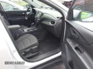 ✅ 2020 Chevrolet Equinox LT • VIN: 3GNAXKEV4LS645657 • Lot: 43399695. Wystawiony na IAAI z przebiegiem 76 636 mil. Bezpłatny archiwum sprzedaży aukcyjnych z USA i szczegółowy raport historii pojazdu na DreamBid. Zdjęcie 5.