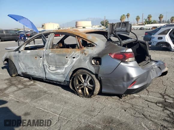 ✅ 2018 Hyundai Sonata Limited • VIN: 5NPE34AF5JH692848 • Лот: 69260025. Опубликован ранее на Copart с пробегом Не указан. Бесплатный доступ к архиву аукционных продаж из США и подробный отчёт об истории автомобиля на DreamBid. Изображение 2.