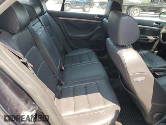 ✅ 2005 Volkswagen Jetta 2.5L • VIN: 3VWSF71K75M631829 • Lot: 60106015. Listed on Copart with 212,408 mi. Free auction sales archive from the USA and detailed vehicle history report at DreamBid. Image 10.