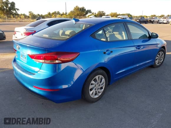 2017 Hyundai Elantra SE with VIN KMHD74LF1HU079781, listed as a IAAI auction lot 43588319 with 117,071 mi miles and . Bid and sale history available at DreamBid. Image 4.