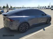 ✅ 2022 Tesla Model X • VIN: 7SAXCDE53NF337002 • Lot: 70912525. Wystawiony na Copart z przebiegiem Nie podano. Bezpłatny archiwum sprzedaży aukcyjnych z USA i szczegółowy raport historii pojazdu na DreamBid. Zdjęcie 3.