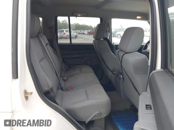 ✅ 2006 Jeep Commander • VIN: 1J8HH48K76C229610 • Lot: 41961432. Listed on IAAI with 160,971 mi. Free auction sales archive from the USA and detailed vehicle history report at DreamBid. Image 8.
